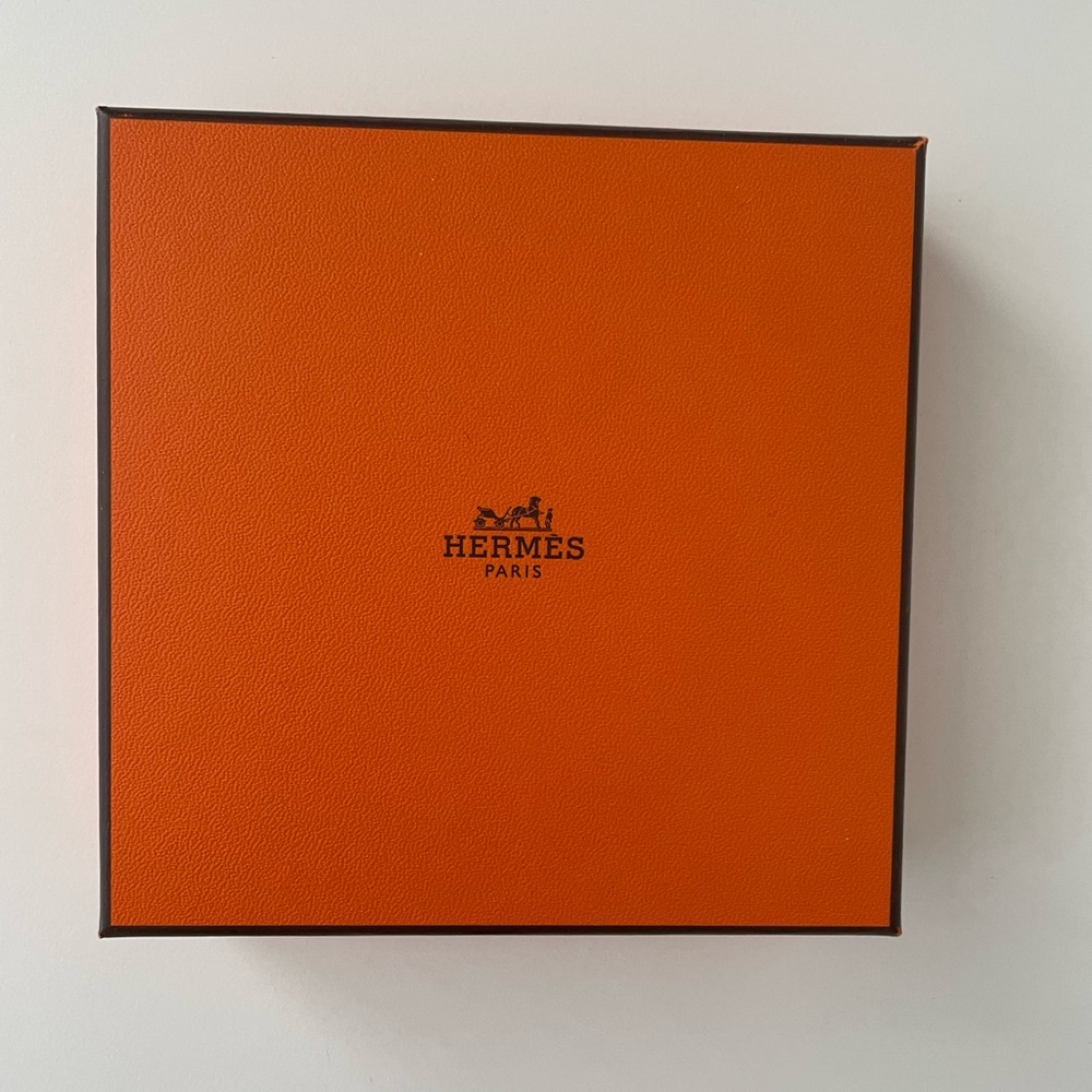 HERMES BOX 5.25”x 5.25”x 1.25”